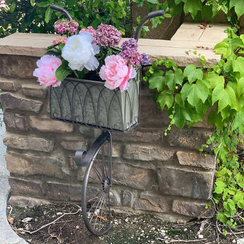 Urban Designs Farmhouse Vintage Style Wall Metal Bicycle Pot Planter