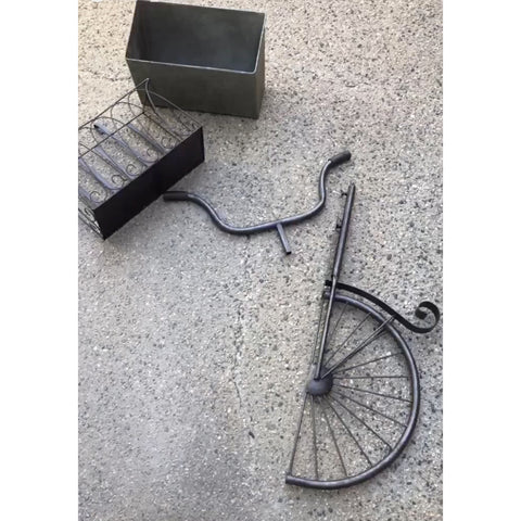 Urban Designs Farmhouse Vintage Style Wall Metal Bicycle Pot Planter